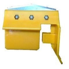 Juicer base with blade