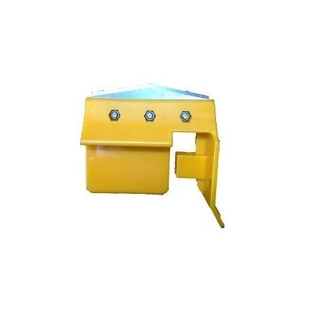 Juicer base with blade