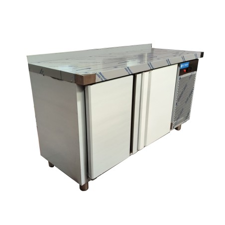 Mesa Refrigerada Sob o Balcão 1500mm motor à direita Vista pública