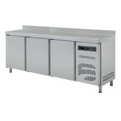 TCS-200 Freezing Table 3 Doors